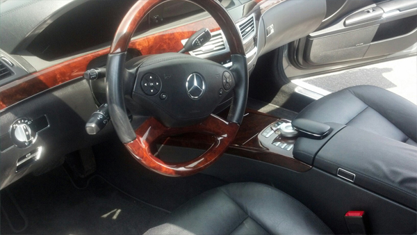 car_mercedesDark_detailing_interior